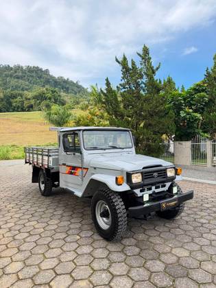 TOYOTA BANDEIRANTE 3.7 BJ55LP-BL 4X4 CS DIESEL 2P MANUAL TOYOTA BANDEIRANTE 3.7 BJ55LP-BL 4X4 CS DIESEL 2P MANUAL
